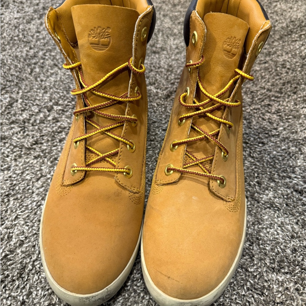 Timberland women’s Tan Boots